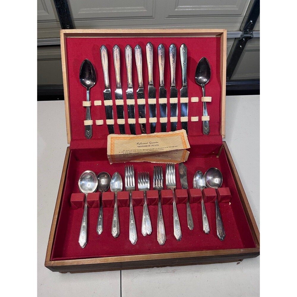 Vintage Monarch Plate Silverplated Flatware 42 Pc Set w/ Case